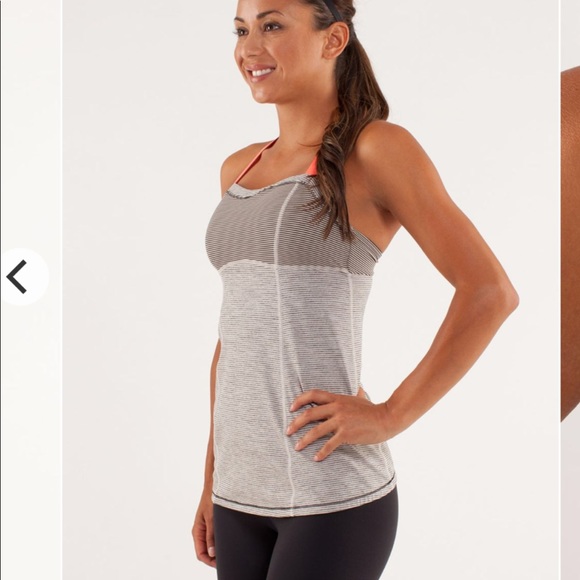 Lululemon run: catch me tank - Picture 2 of 8